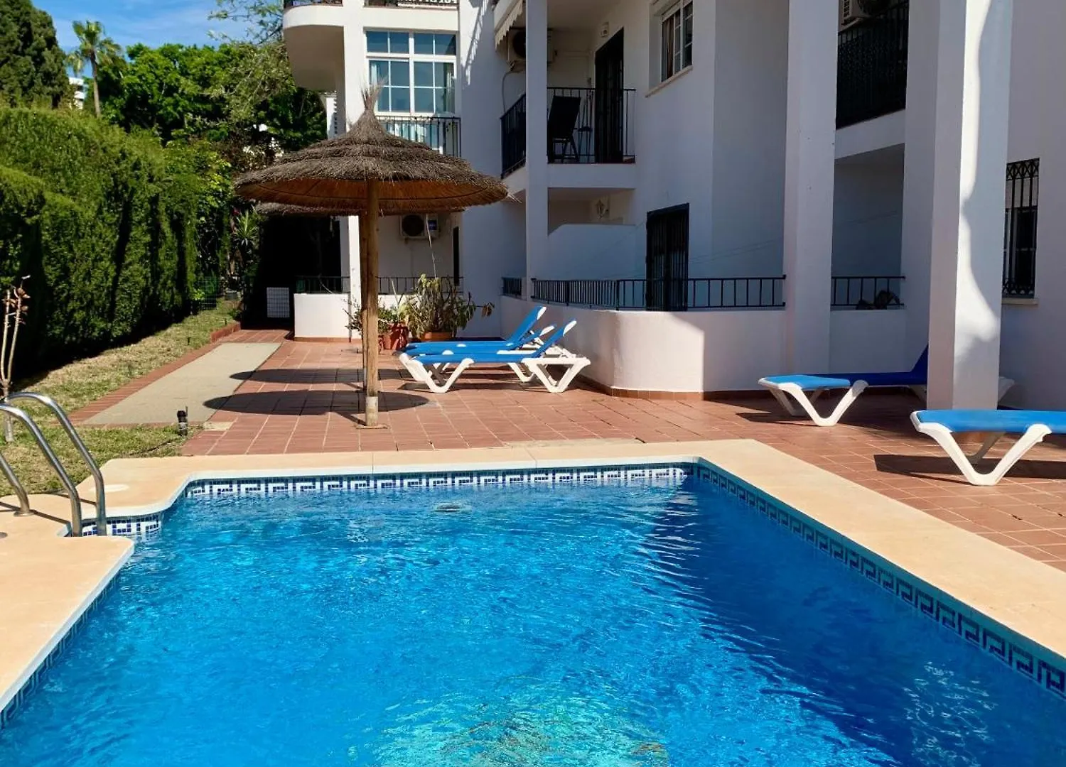 Apartamento En La Carihuela Cerca Playa 토레몰리노스